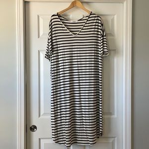 Carly Jean Los Angeles MIDI dress